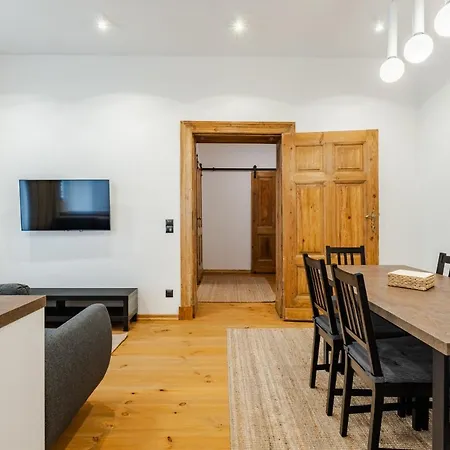 Two Bedroom Very Berry Apartment In Poznan With Desk By Noclegi Renters Exterior photo