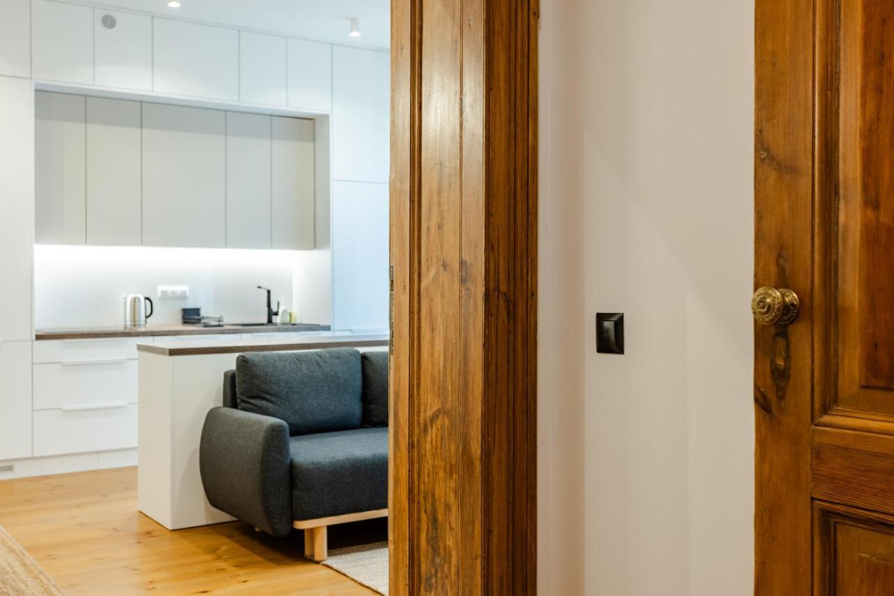 Two Bedroom Very Berry In With Desk By Renters